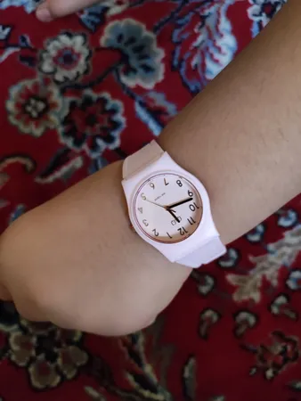 ساعت مچی عقربه ای دخترانه کیو اند کیو مدل vp34j077y