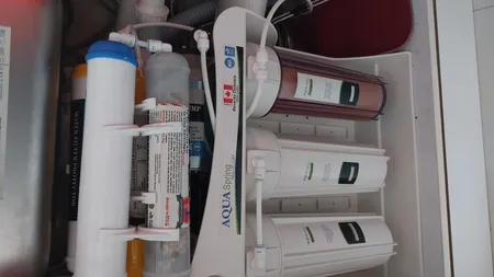 دستگاه تصفیه کننده آب آکوآ اسپرینگ مدل NF - SF4200 به همراه فیلتر تصفیه آب مجموعه 4 عددی