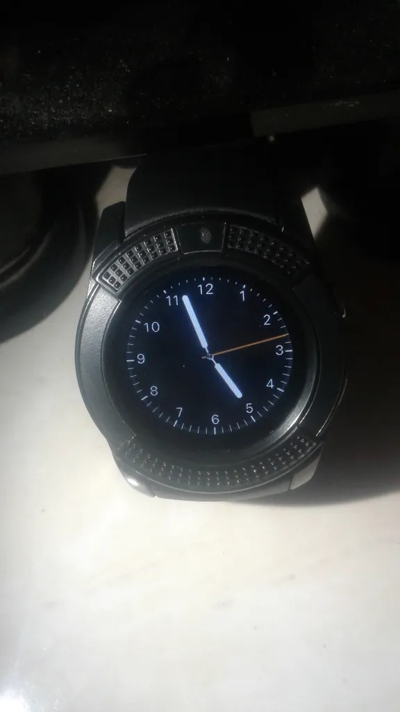 ساعت هوشمند مدل V8