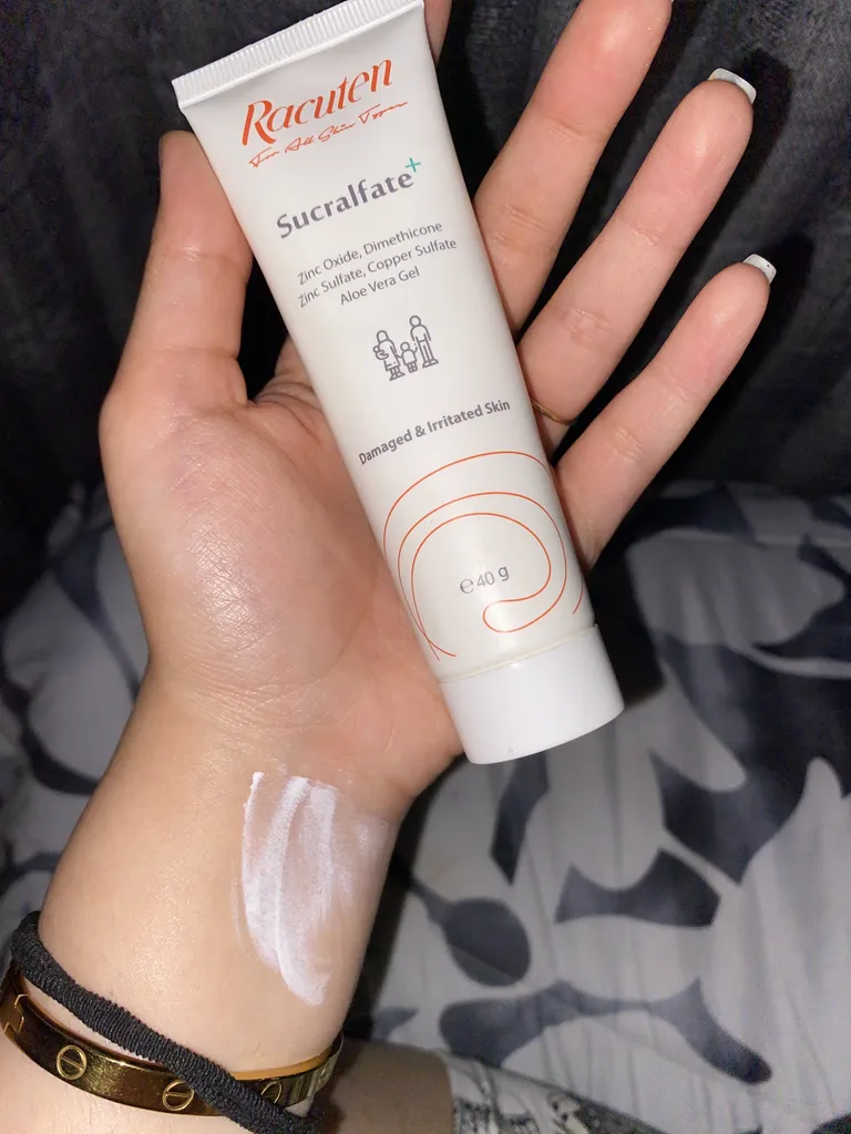 کرم ترمیم کننده راکوتن مدل +Sucralfate حجم 40 میلی لیتر