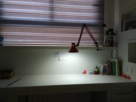 چراغ مطالعه مدل EN-101 همراه با لامپ ال ای دی 6 وات سهند E27