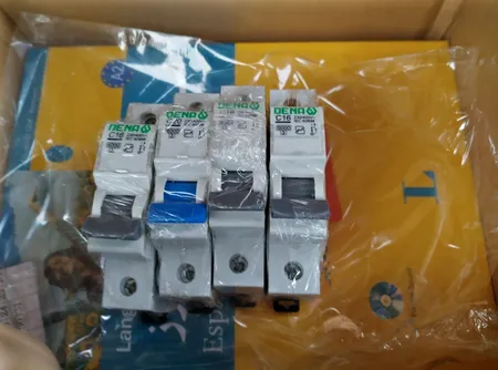 فیوز مینیاتوری تک فاز 20 آمپر دنا الکتریک ایرانیان مدل C20-6KA