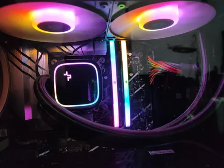 رم دسکتاپ DDR5 دو کاناله 5600 مگاهرتز CL40 کورسیر مدل VENGEANCE RGB ظرفیت 32 گیگابایت
