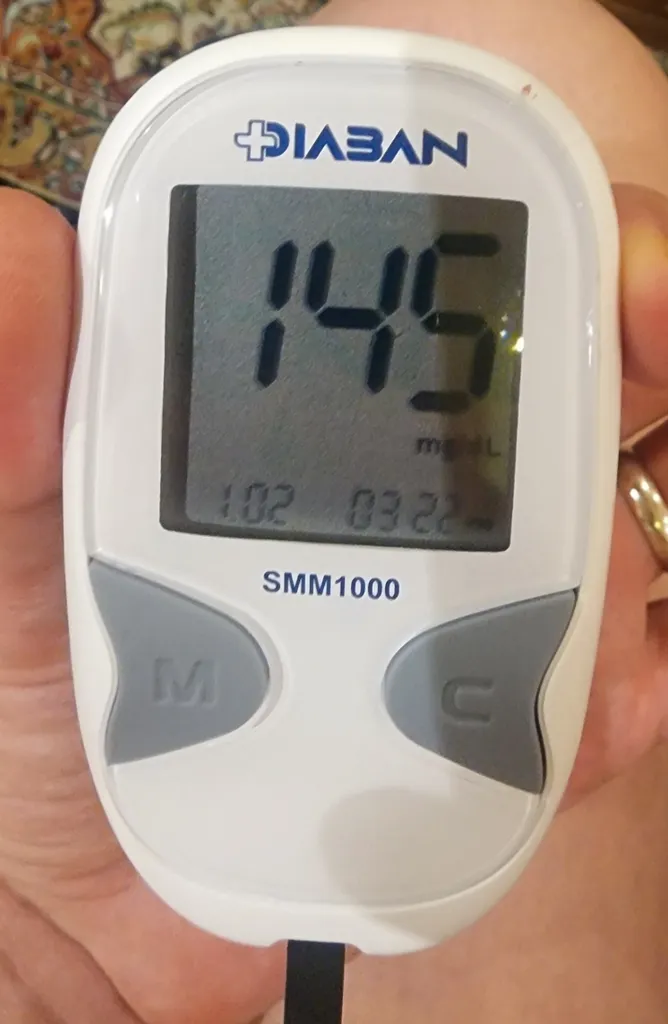 دستگاه تست قند خون دیابان مدل SMM1000 به همراه نوار تست قند خون مجموعه 5 عددی