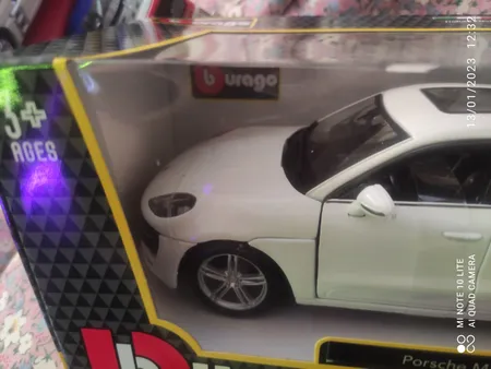ماشین بازی بوراگو مدل Porsche Macan کد 21077