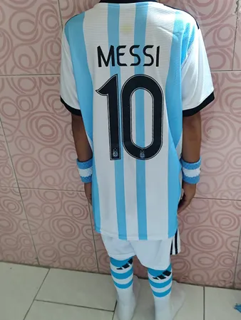 ست پنج تکه لباس ورزشی پسرانه طرح تیم ملی آرژانتین مدل مسی 2023