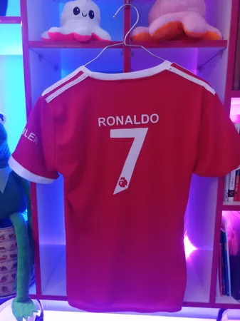 ست تیشرت و شلوارک ورزشی طرح رونالدو منچستر یونایتد 2022