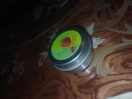 بالم لب رتیرو مدل توت فرنگی