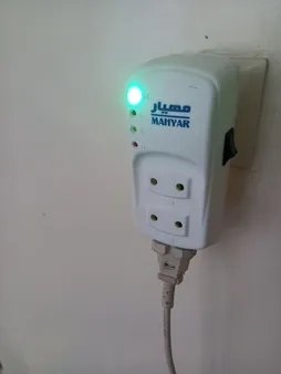 محافظ ولتاژ مهیار مدل MH3.D دیواری