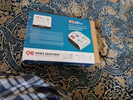 محافظ ولتاژ پارت الکتریک مدل PE8787