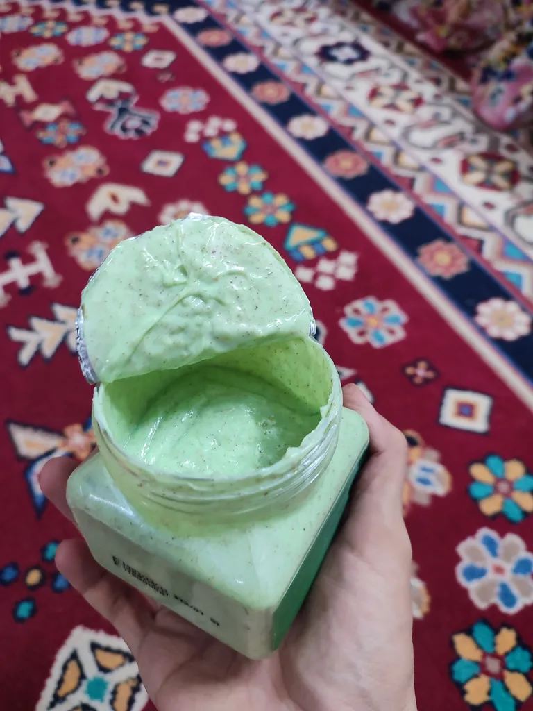 اسکراب لایه بردار پوست ویولت مدل Cucumber حجم 300 میلی لیتر