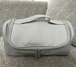 تجریه خرید کیف لوازم آرایش و گریم زنانه مدل Travel