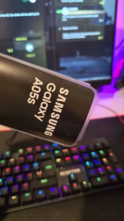 گوشی موبایل سامسونگ مدل Galaxy A05s دو سیم کارت ظرفیت 128 گیگابایت و رم 4 گیگابایت به همراه شارژر سامسونگ