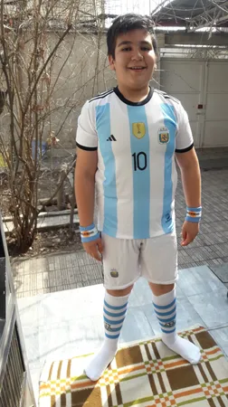 ست پنج تکه لباس ورزشی پسرانه طرح تیم ملی آرژانتین مدل مسی 2023