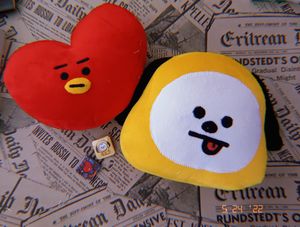 عروسک مدل قلب مدل تاتا کد bt21-BTS طول 20 سانتی متر