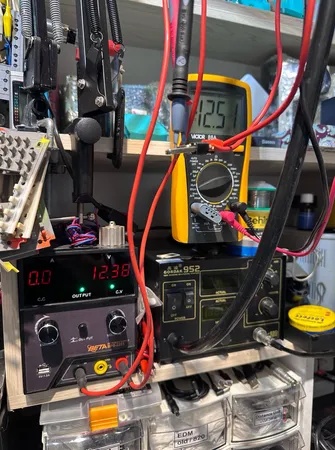 منبع تغذیه الکتریکی 32 ولت 5 آمپر بنیان الکترونیک مدل نمایشگر 4 رقم