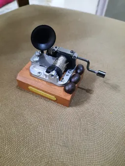 جعبه موزیکال ایل تمپو ولا مدل New Classico ملودی رومئو و ژولیت