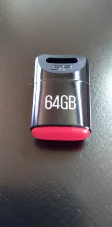 فلش مموری سیلیکون پاور مدل Touch T06 ظرفیت 64 گیگابایت