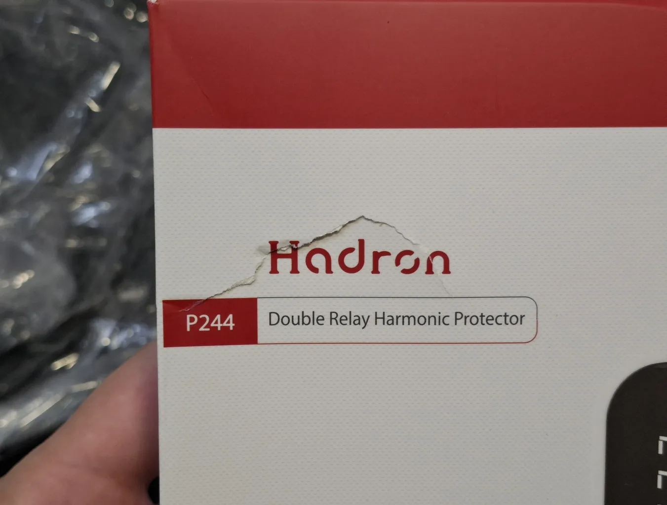 محافظ ولتاژ هارمونیک هادرون مدل P244