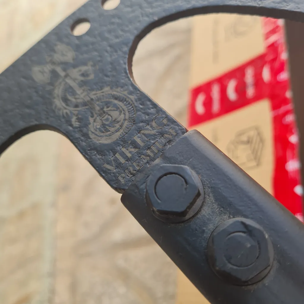 تبر سفری مدل  AXE033