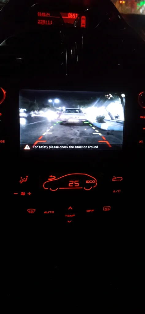 دوربین دنده عقب خودرو مدل 2HD-S