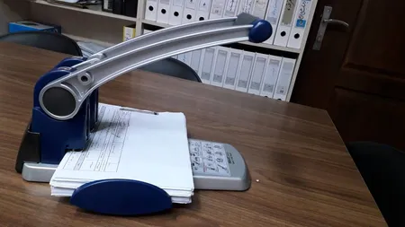 پانچ مدل کاغذ قدرتی KW-Trio 9550 با دسته اهرمی