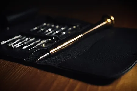 پیچ گوشتی ساعتی مدل HS25 مجموعه 25 عددی