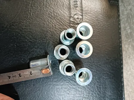 مهره پرچ پایا مدل لبه دار M8 کد PAYA69 مجموعه 100 عددی