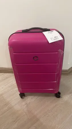 چمدان دلسی مدل بینالانگ کد 3101810 سایز متوسط ارتفاع 66 سانتی متر