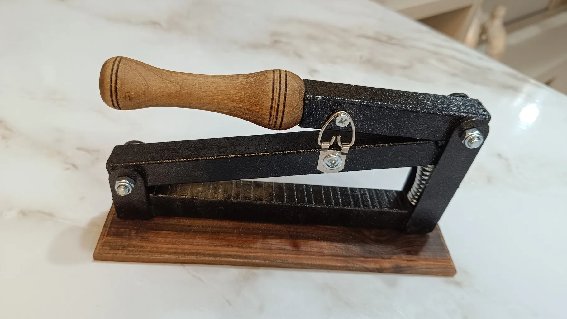 بادام شکن مدل تمام چوب