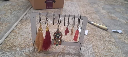 استند جواهرات مدل فروردین طرح چوب لباسی