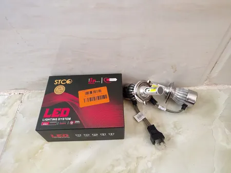 لامپ هدلایت خودرو مدل C6 H4 بسته دو عددی