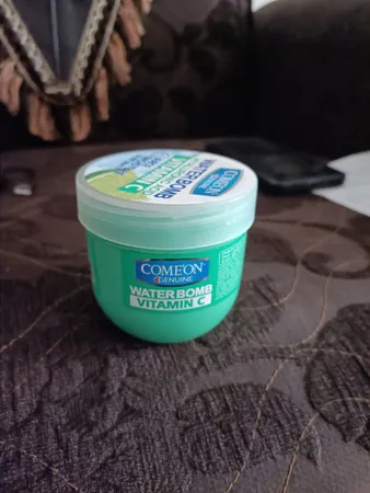 کرم آبرسان کامان سری واتربمب مدل VITAMIN C حجم 200 میلی‌لیتر