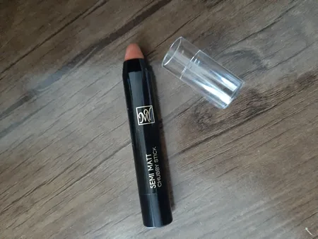 رژ لب مدادی مای مدل SEMI MATT سری Black Diomond شماره 11