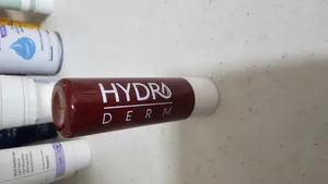 تجریه خرید بالم مرطوب کننده لب هیدرودرم مدل CHERRY BLOSSOM