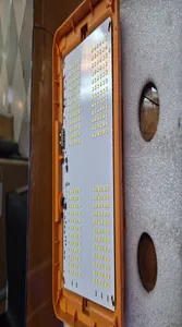 تجریه خرید پروژکتور خورشیدی ۱۰۰ وات مدل solari