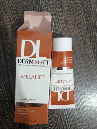 کرم روشن کننده صورت درمالیفت مدل Melalift مناسب انواع پوست حجم 40 میلی لیتر