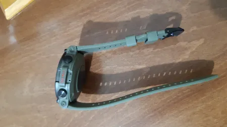 ساعت هوشمند مدل G͏9͏9͏ U͏ltra دارای کنترل موزیک، فشار خون، گام شمار، مکالمه بلوتوثی، پشتیبانی از زبان فارسی، قابلیت تغییر تصویر زمینه، بند سیلیکون