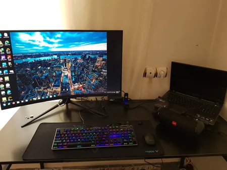 میز کامپیوتر مینیماتک مدل Flex 140