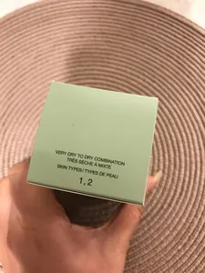 تجریه خرید کرم آبرسان کلینیک مدل dramatically different حجم 125 میلی لیتر