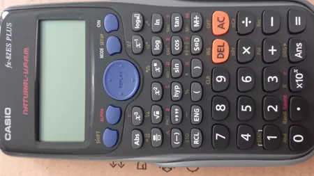 ماشین حساب کاسیو مدل FX-82-ES PLUS