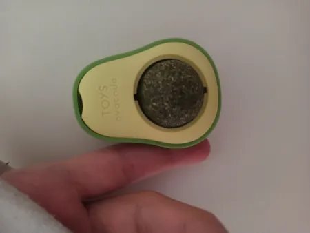 تشویقی دندانی گربه مدل آبنبات کت نیپ دار avo01