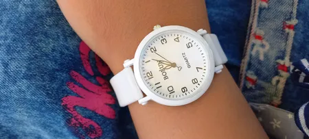 ساعت مچی عقربه ای دخترانه کد Bl6