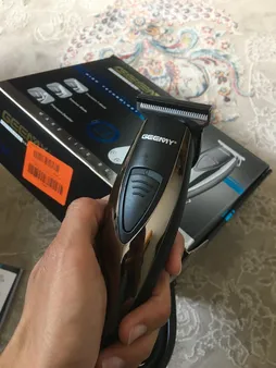 ماشین اصلاح موی سر و صورت و بدن جیمی مدل GM-830، اصلاح به صورت خط زن، قابلیت تنظیم سرعت، منبع انرژی با آداپتور برق، تکنولوژی اصلاح به صورت برش مستقیم، اندازه اصلاح 0.2 میلی‌متر، به‌همراه برس تمیزکننده