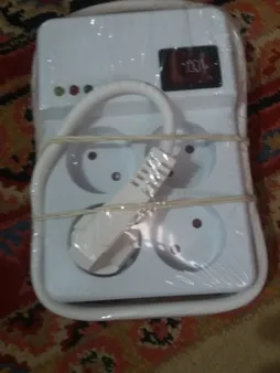 محافظ ولتاژ خیام الکتریک مدل KH8050