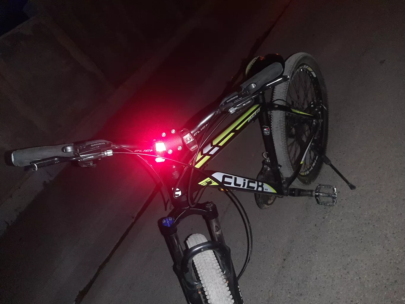 چراغ جلوی دوچرخه مدل hl009 بسته 2 عددی