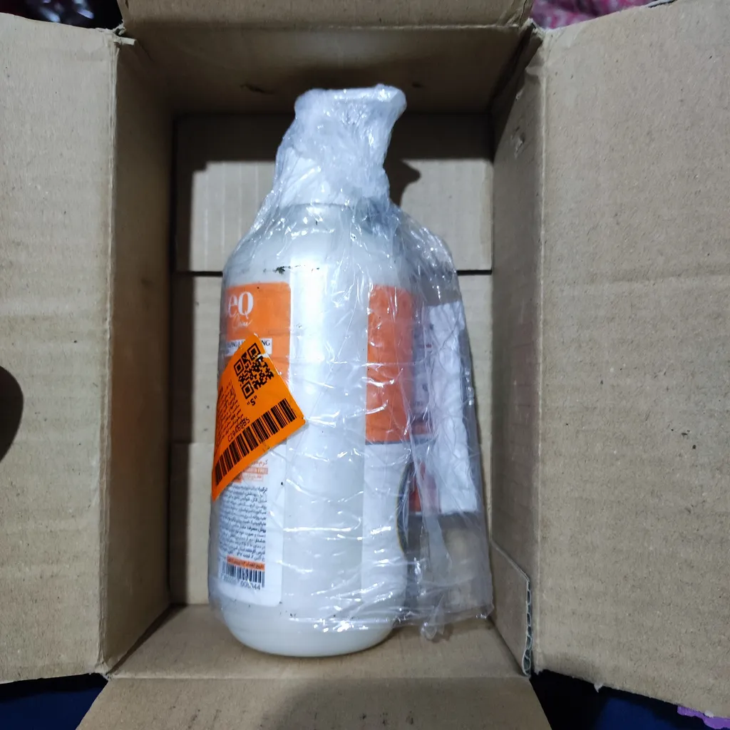 کرم مرطوب‌کننده اوک شاین مدل آرگان حجم 400 میلی‌لیتر به همراه کرم مرطوب‌کننده اوک شاین کد 02 حجم 75 میلی‌لیتر