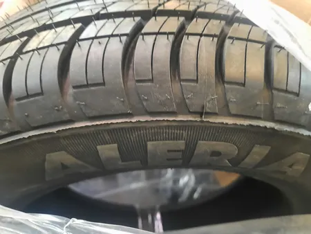 لاستیک خودرو بارز سری Brilliant مدل P660 سایز 175/60R13