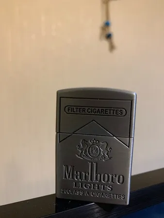 فندک مدل Marlboro