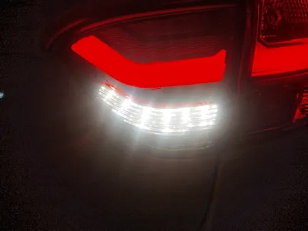 چراغ خطر عقب نورگستر مدل پلاس مناسب برای کوئیک بسته 2 عددی